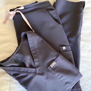 Figs Limited Edition Charcoal Grey set